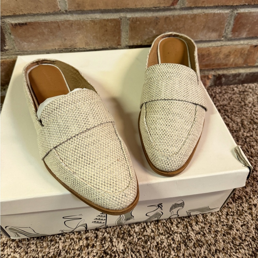 Universal Thread Mules • Cream Color • Size 8